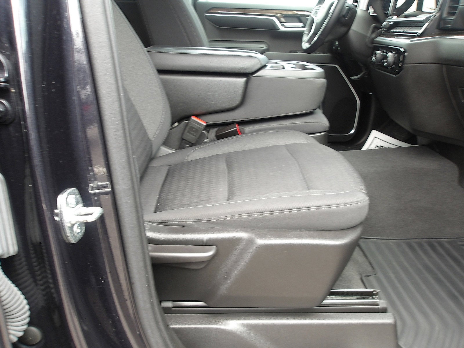 2022 Chevrolet Silverado 1500 LT (2FL)