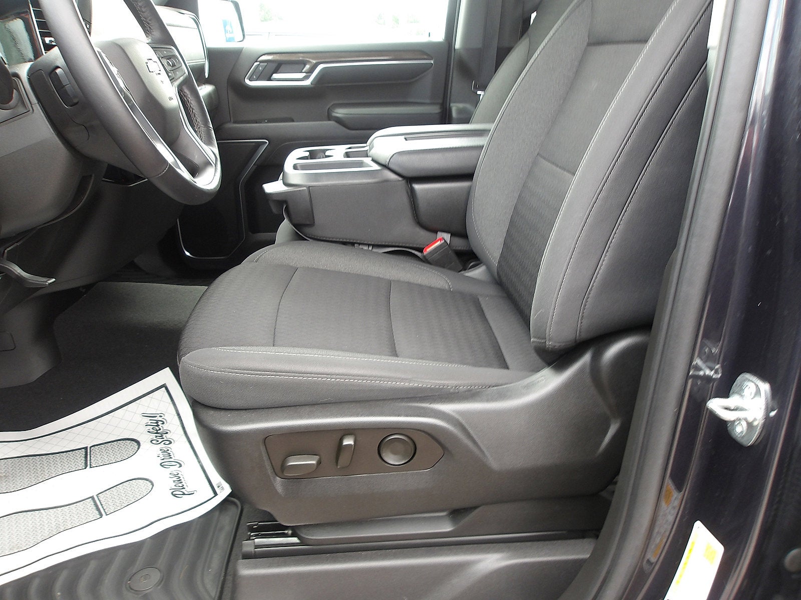 2022 Chevrolet Silverado 1500 LT (2FL)