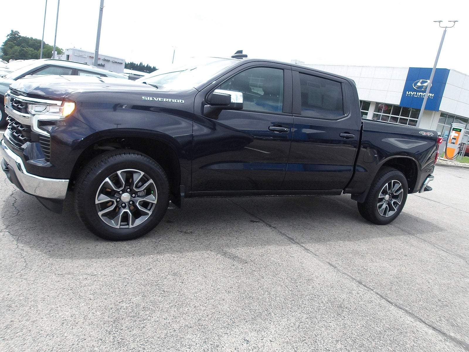 2022 Chevrolet Silverado 1500 LT (2FL)