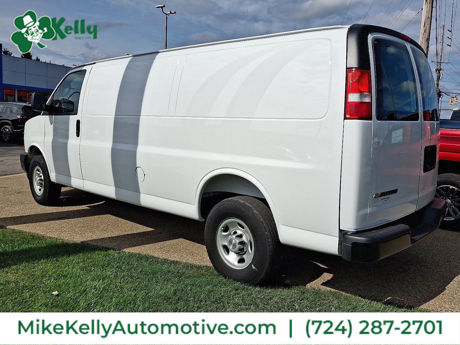 2025 Chevrolet Express Cargo WT