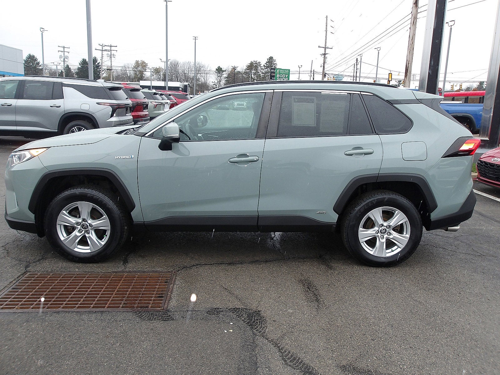 2021 Toyota RAV4 Hybrid XLE