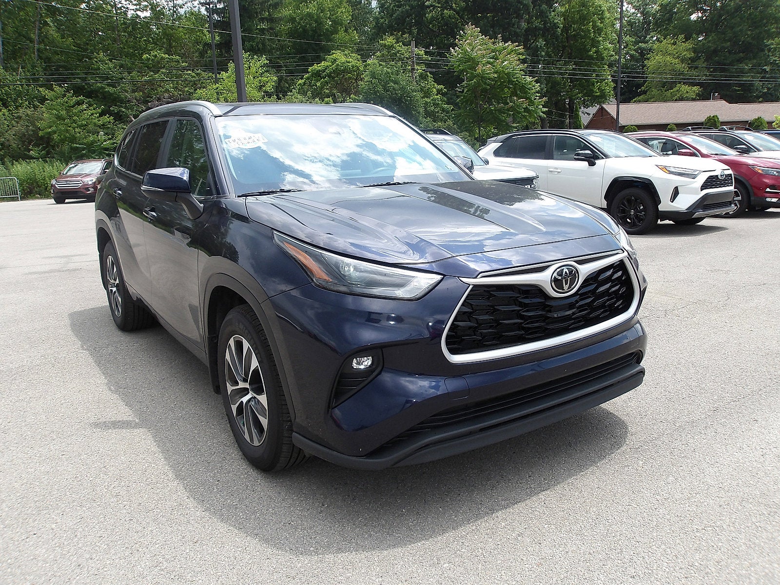 2024 Toyota Highlander LE