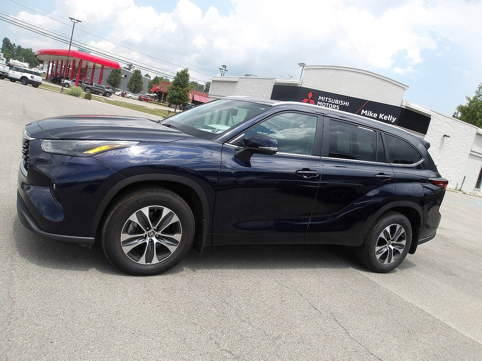 2024 Toyota Highlander LE