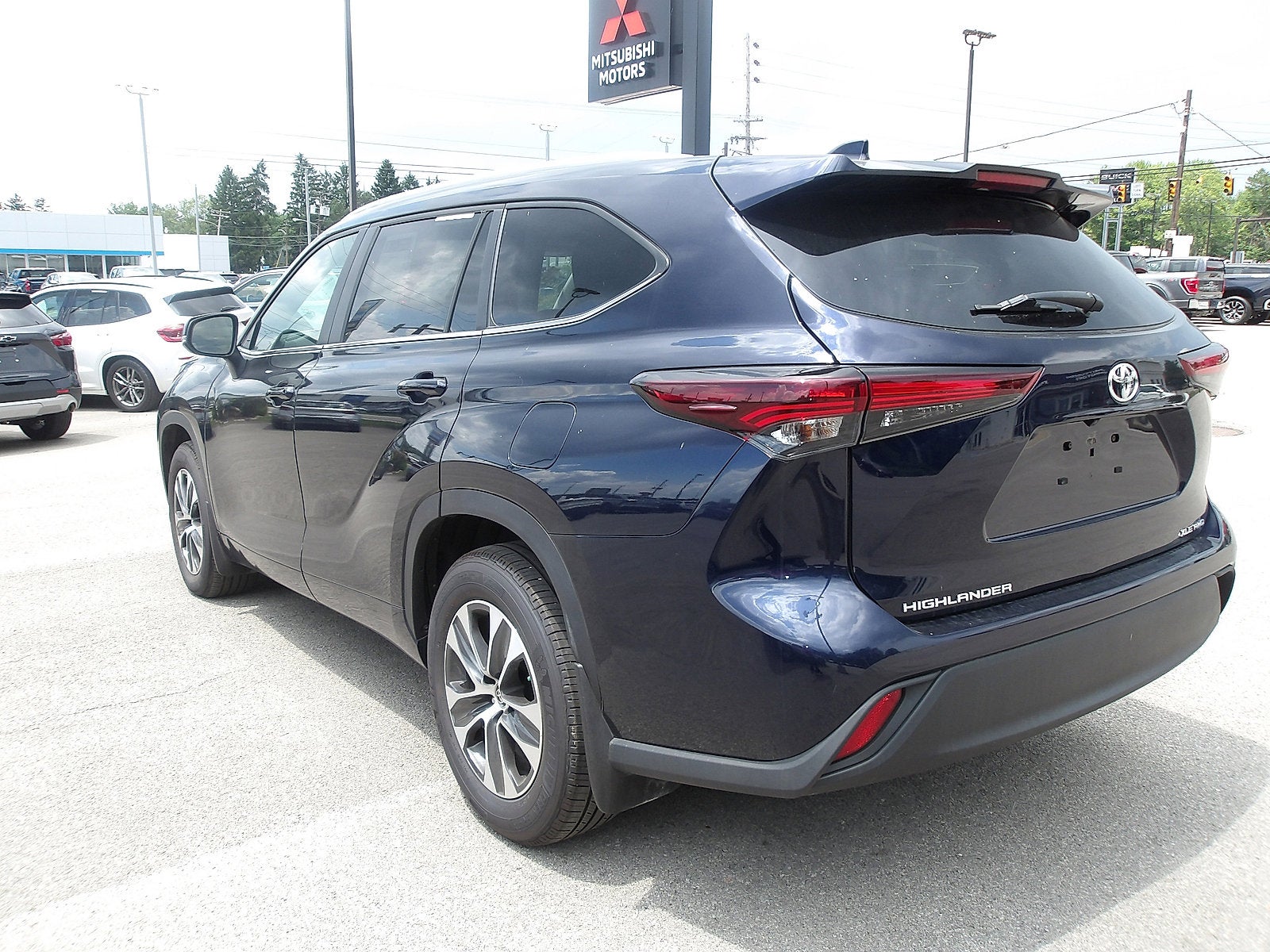 2024 Toyota Highlander LE