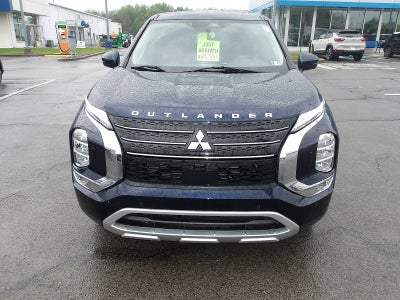 2023 Mitsubishi Outlander SE