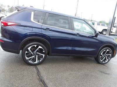 2023 Mitsubishi Outlander SE