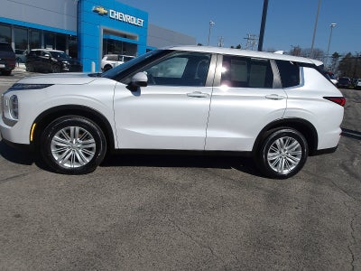 2024 Mitsubishi Outlander ES