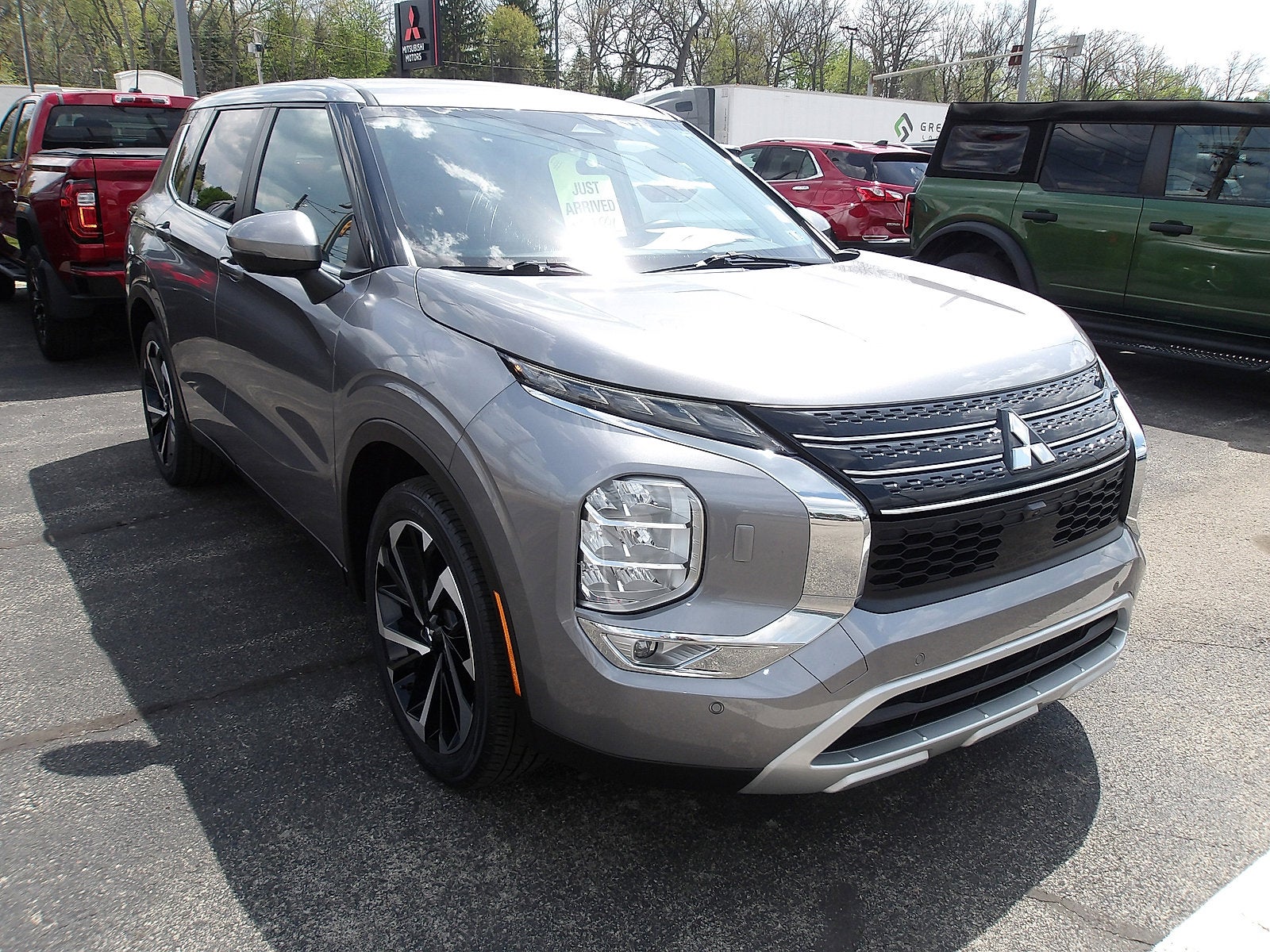 2022 Mitsubishi Outlander SE