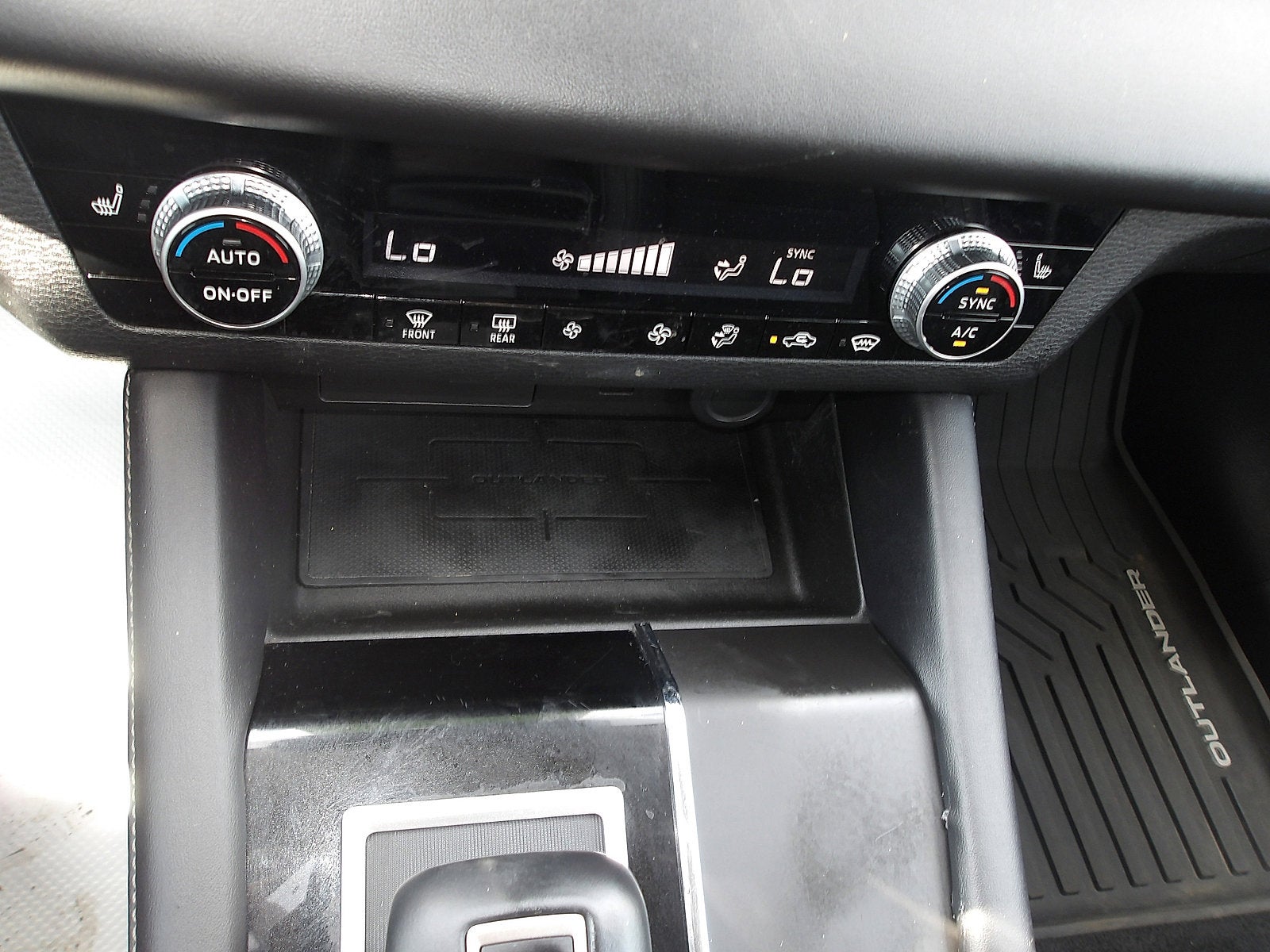 2022 Mitsubishi Outlander SE
