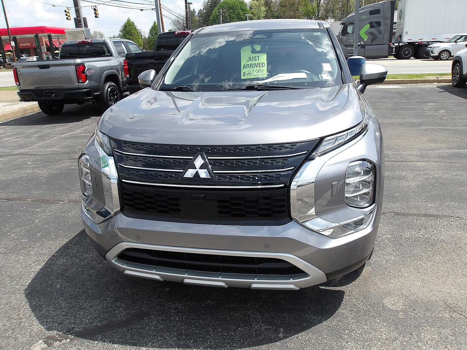 2022 Mitsubishi Outlander SE