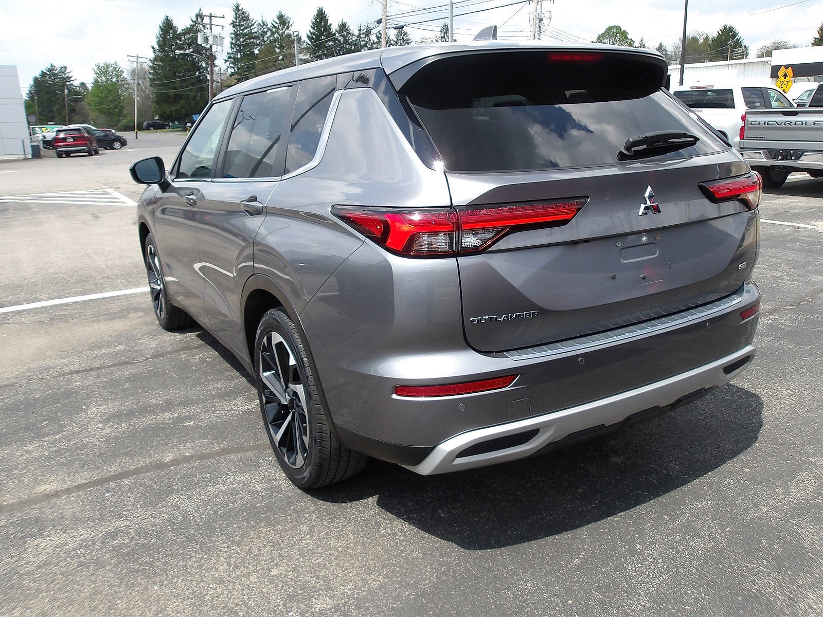 2022 Mitsubishi Outlander SE