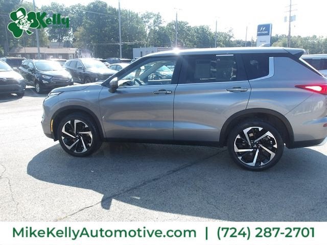 2023 Mitsubishi Outlander SE