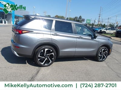 2023 Mitsubishi Outlander SE