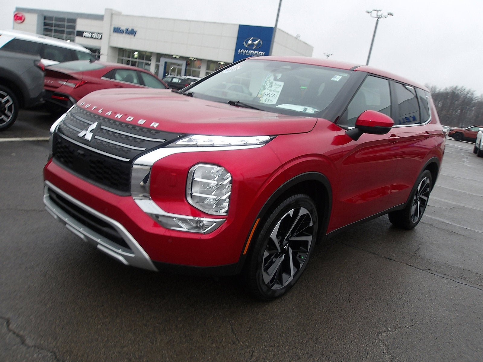 2024 Mitsubishi Outlander SE