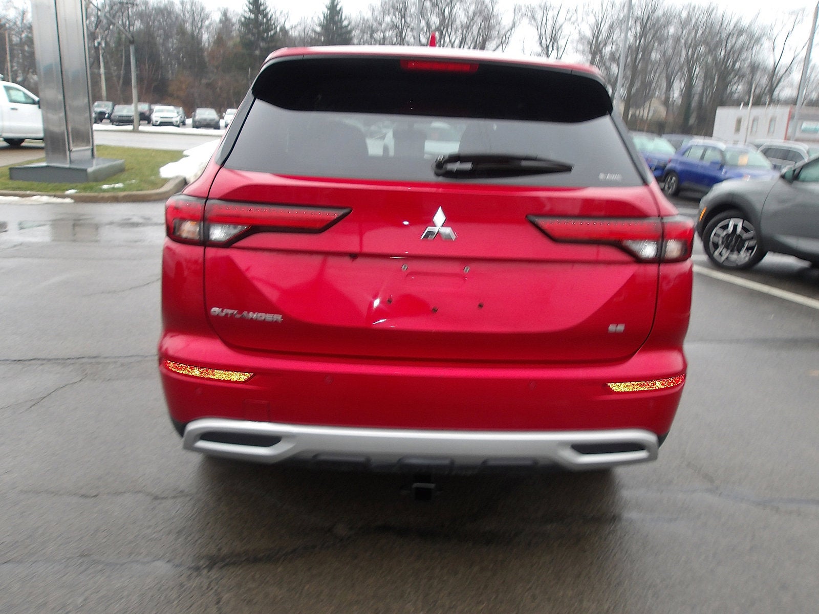 2024 Mitsubishi Outlander SE