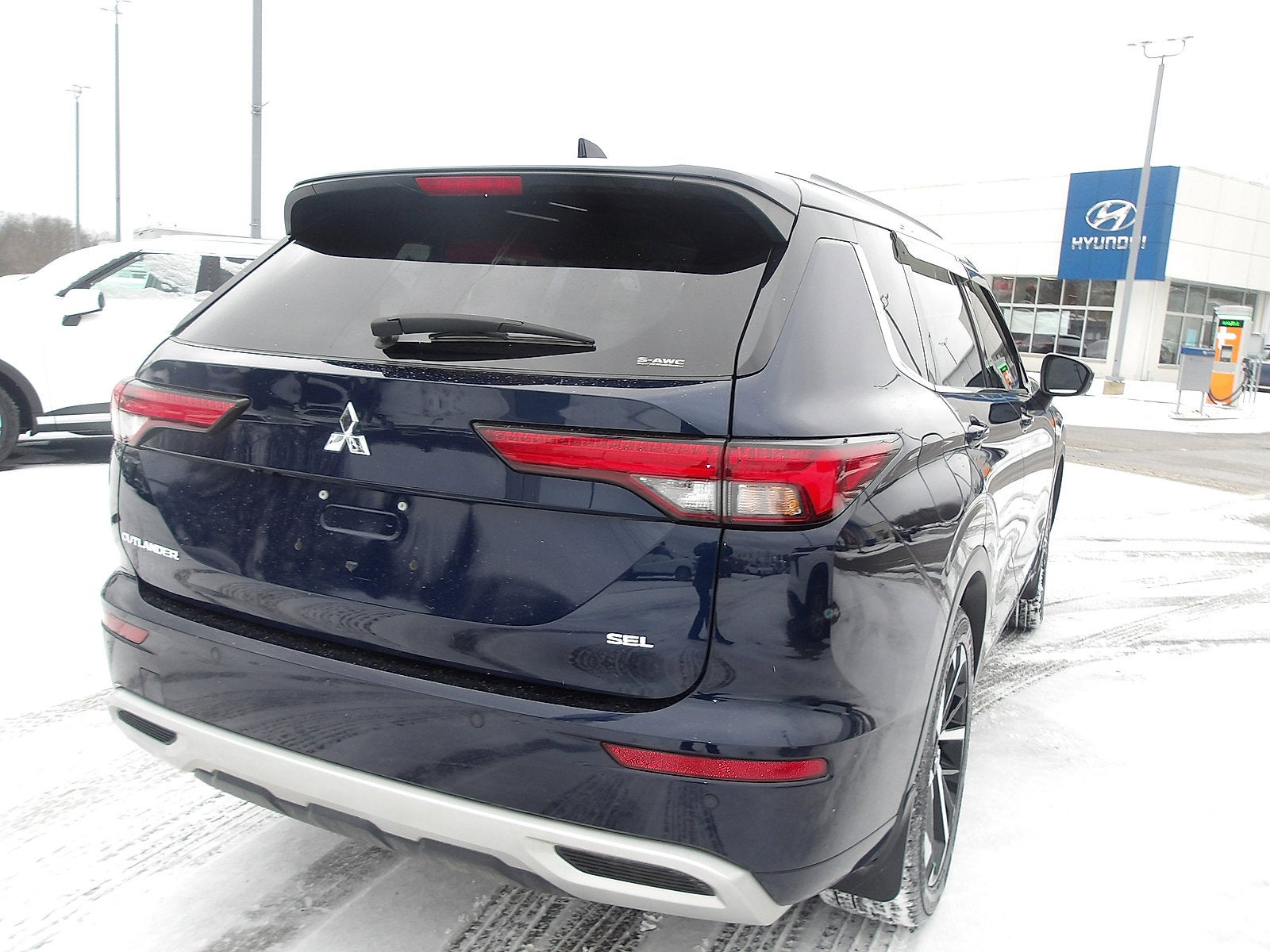 2023 Mitsubishi Outlander SEL