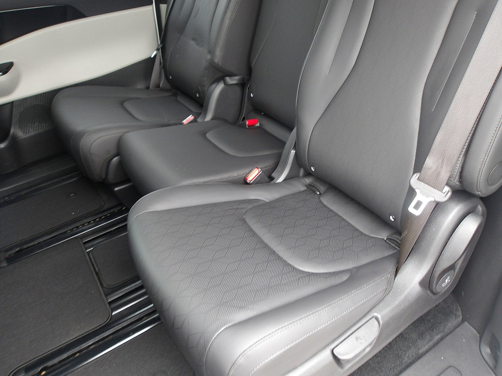 2023 Kia Carnival EX