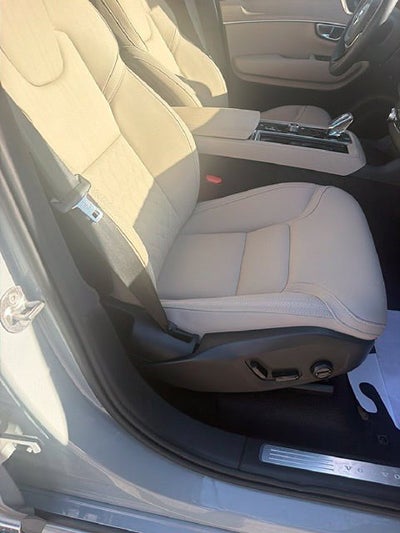 2026 Volvo XC90 Plus